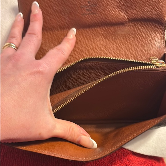 Louis Vuitton Brown Monogram continental Wallet - Picture 13 of 17
